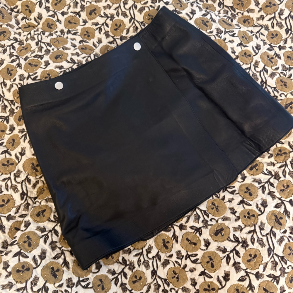 Theory Murta Leather Mini Wrap Skirt with Snaps